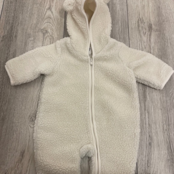 Baby Gap one piece cream outerwear one piece - Picture 2 of 4